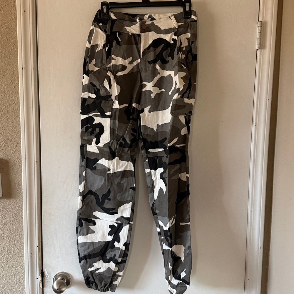 Tanib Ivory Camo Jacket